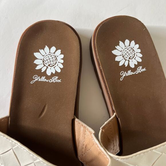 Yellow Box 'Feylie' SZ 8.5 Slide Sandal White Double-Band Woven Look - Picture 4 of 8